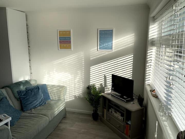 Self-Catering Studio In Beautiful Charmouth Extérieur photo